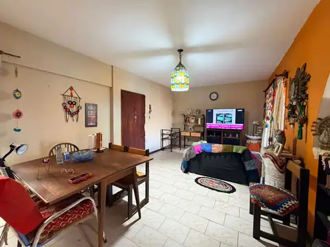 Avenida Castañares 4500