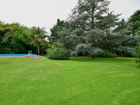 Casa quinta c/ pileta cancha futbol parquizada
