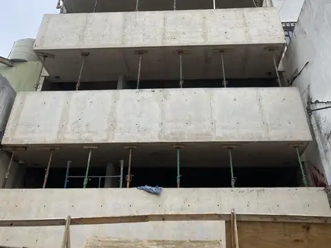 Departamento 2 amb en construcción y cuotas