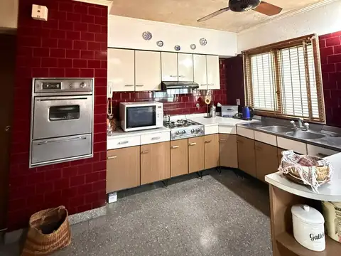 Casa 5 ambientes con 3 baños