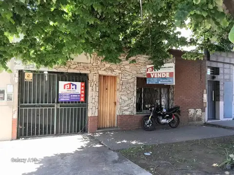Venta 2 viviendas s/ lote de 8,66 x 18 m. (A 1 cuadra de av.