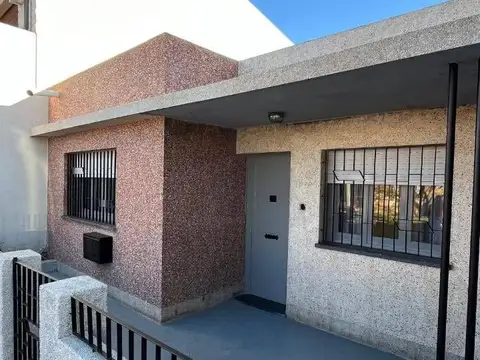 Casa en Venta en Azcuenaga, Rosario