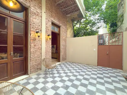 VENTA - Casa de pasillo único, 3 dormitorios, piscina, parrillero y patio - Barrio Lourdes, Rosario.