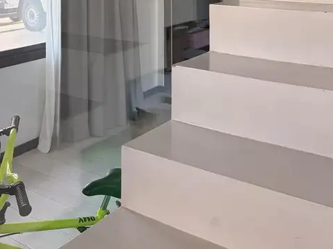 Casa 6 ambientes con 3 baños