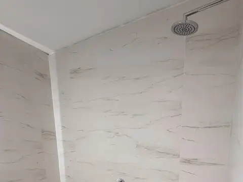 Casa en Alquiler con 4 cocheras