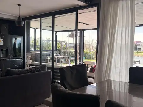 Casa en Alquiler de 4 dormitorios