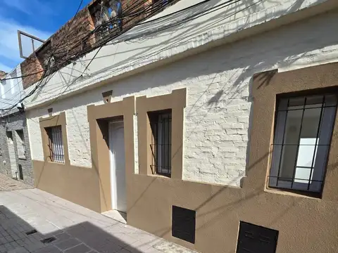 Oportunidad casa interna 2 dormitorios-patio-reciclada a nueva 