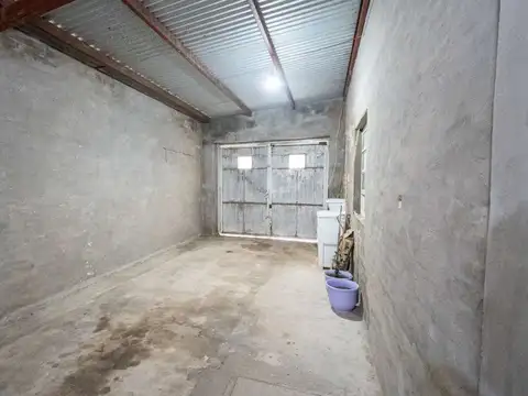 Amplia Casa con Cochera y Gran Patio Verde