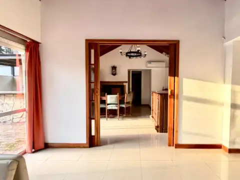 CASA EN VENTA - “EL RODEO” 4 DORMITORIOS PILETA