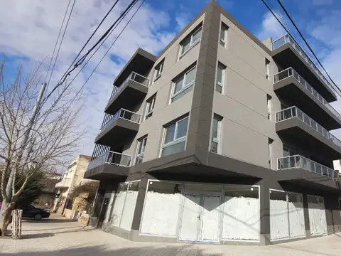 DEPTO 3 AMB UNICO EN LA ZONA AL FRENTE CON BALCON POR SU CALIDAD