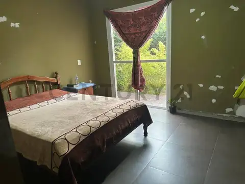 Casa 6 ambientes con 2 baños