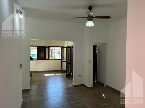 Casa 5 ambientes con 1 baño