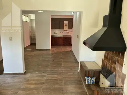 Casa en Alquiler con 1 cochera