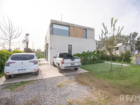 Casa 5 ambientes con 2 baños