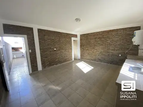 Departamento de pasillo 2 dormitorios en alquiler - Roldán