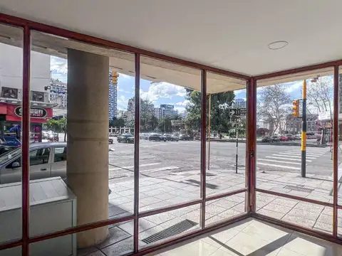 VENTA DTO 3 AMB DEP FRENTE A  PLAZA COLON BALCON