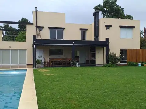 Casa en Alquiler en Haras Santa Maria, USD 1.700