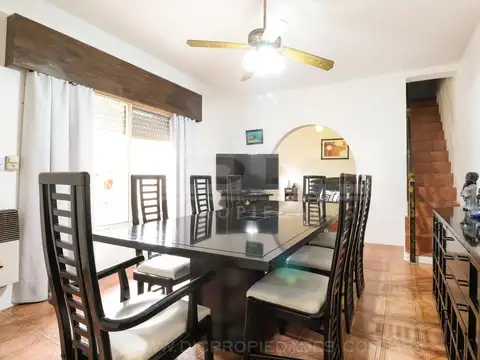 Depto Tipo Casa 4 ambientes con 2 baños