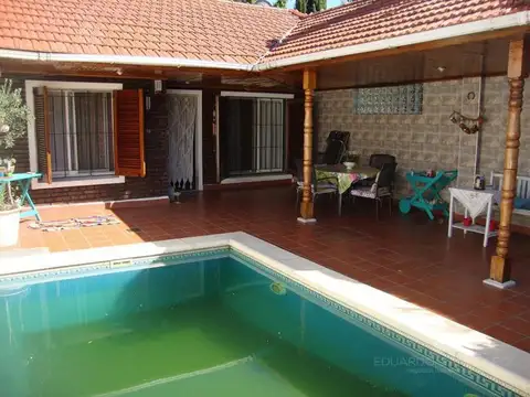 Casa 3 ambientes con 2 baños