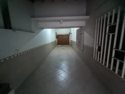 Casa en Venta en Isidro Casanova, USD 83.000
