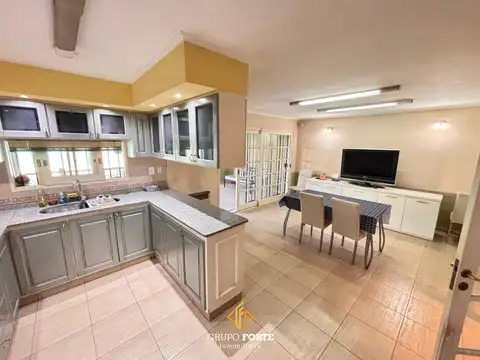 Casa en Venta en Cerro De Las Rosas, USD 240.000