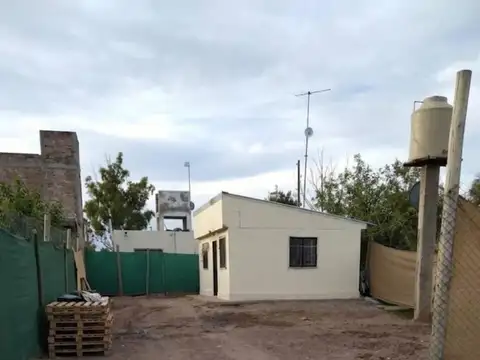 Casa 2 ambientes con 1 baño