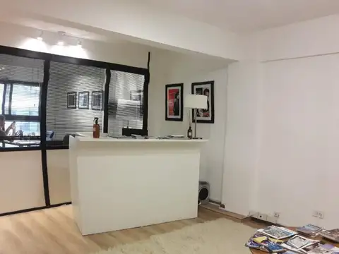 Oficina 6 ambientes con 1 baño