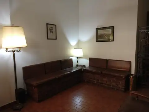 San Martin 900, Piso B