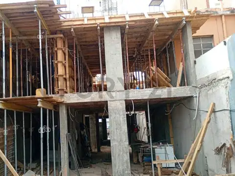 DEPARTAMENTOS Y DÙPLEX EN POZO BARRIO GENERAL PAZ. EXCELENTE UBICAION