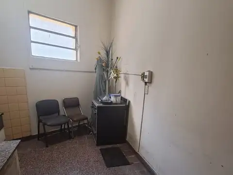 Local en Venta Via Púb.