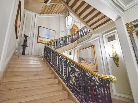 Venta de oficinas en Microcentro, 1933 m²,  edificio comercial.