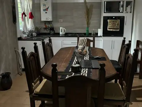 Casa en Alquiler con 1 cochera