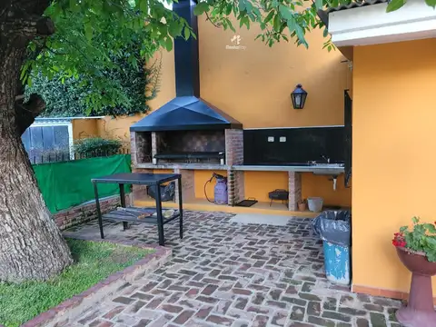 Quinta en Venta en Longchamps, USD 220.000