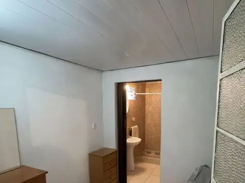 Casa 2 ambientes con 1 baño