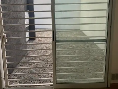 Depto Tipo Casa en Venta con 2 cocheras
