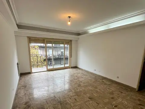 ALQUILER 4 AMB C/DEPENDENCIA Y BALCÓN