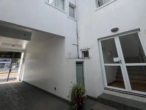 Av 25 De Mayo 1315 , Piso PB