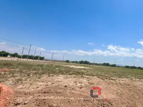 Lote en Campos de Manantiales