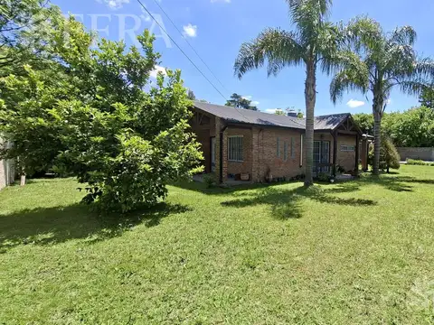 Venta quinta 4 ambientes con piscina y quincho en Francisco Alvarez