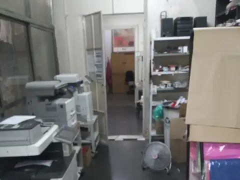 Excelente Local comercial, 100mts , Uruguay al 900