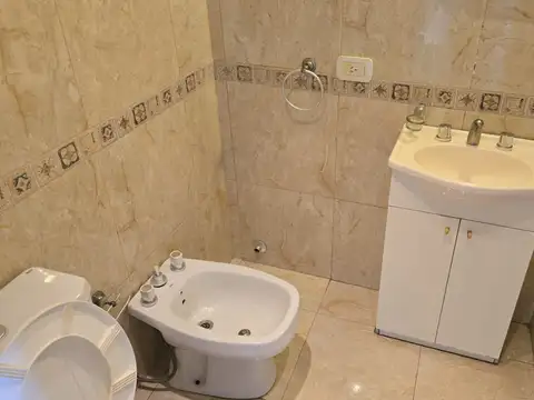 PH 2 amb. Amplio. Luminoso.