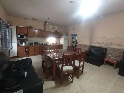 Casa 4 ambientes con 1 baño