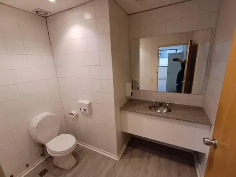 Oficina en Alquiler en Olivos Vías/Río, USD 3.500