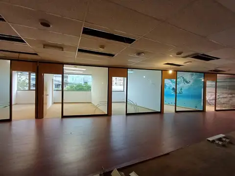 Oficina en alquiler sobre Avenida Libertador