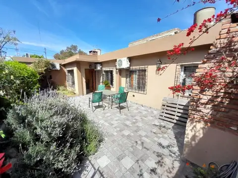 PH 4 AMB., POR PASILLO, CON PATIO Y PARRILLA *** SIN EXP ***