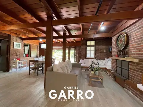 Casa 6 ambientes con 5 baños
