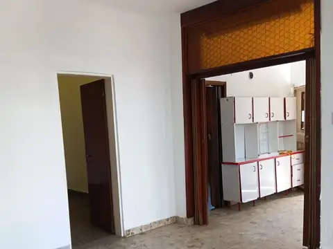 Vivienda multifamiliar con cochera en alquiler - IDEAL 2 FAMILIAS
