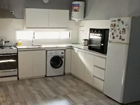 concejal juana de batiston 700