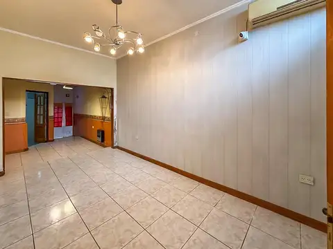 VENTA - Casa de 1 Dormitorio, Cochera, Quincho, Jardin y Pileta - Cañada de Gomez