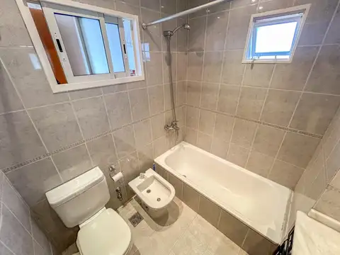 HERMOSO departamento con cochera, baulera y balcon terraza